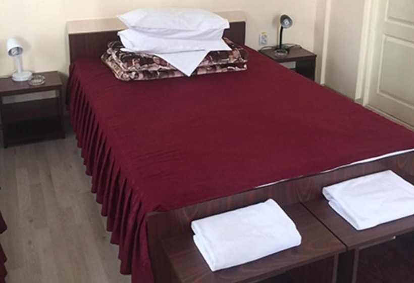 标准三人间, Continental City Center