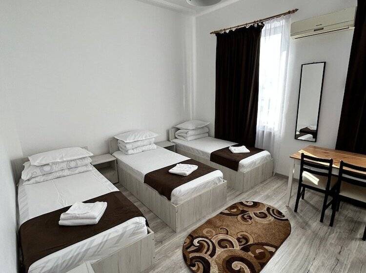 标准三人间, Continental City Center