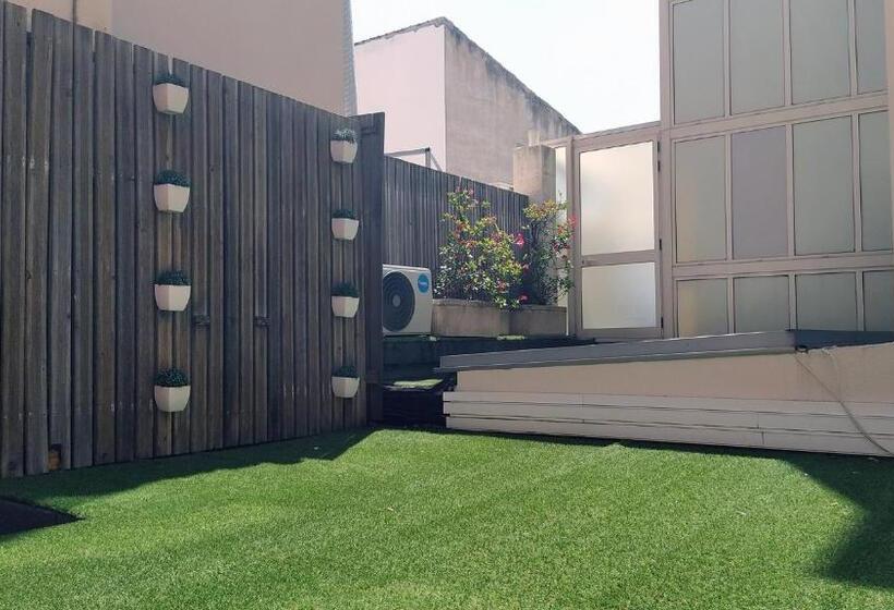 标准间, Exe Wellington