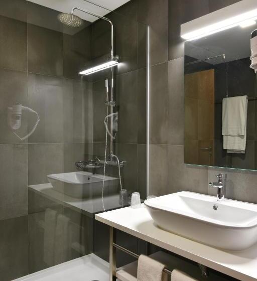 标准间, Exe Wellington