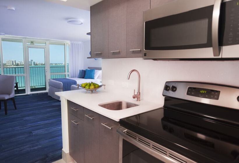 استودیو لوکس با چشمانداز دریا, Esj Beach