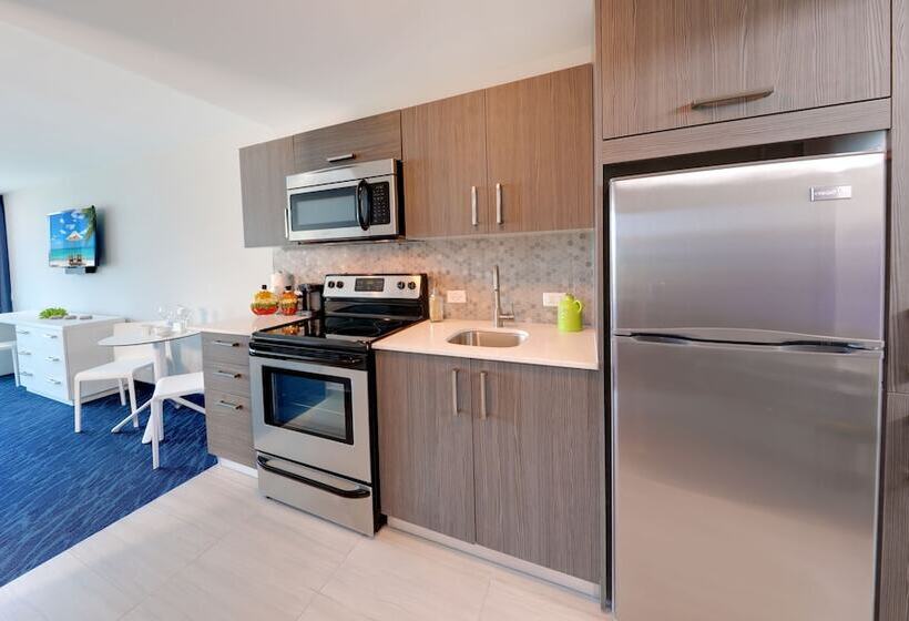 استودیوی پریمیوم, Esj Beach