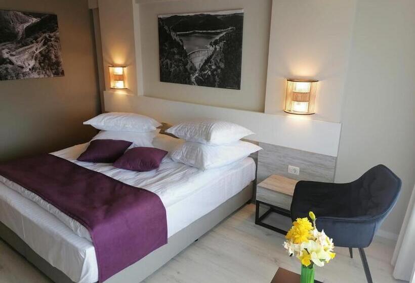 Номер Стандарт, Posada