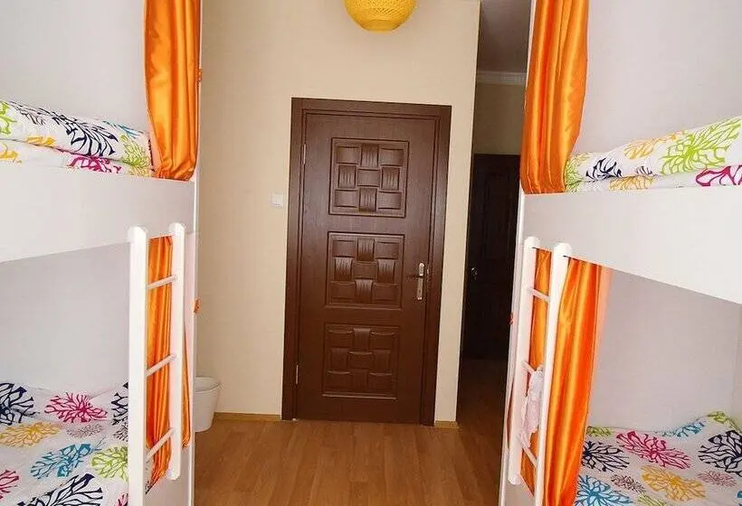تختخواب در اتاق مشترک, Deeps Hostel Eskişehir