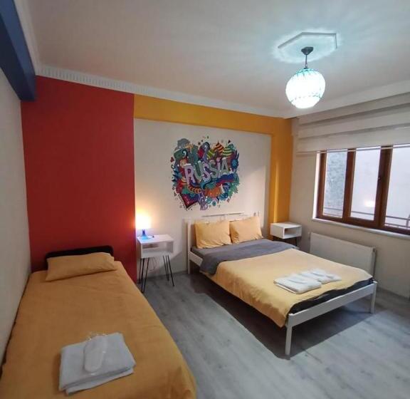 חדר בסיסי לשלושה, Deeps Hostel Eskişehir