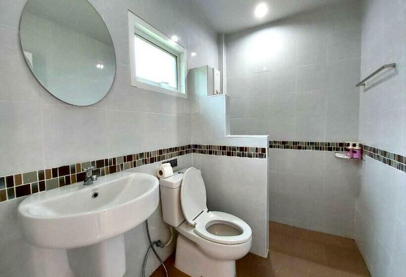 Quarto Estandar com Sacada, Evergreen Koh Chang Resort