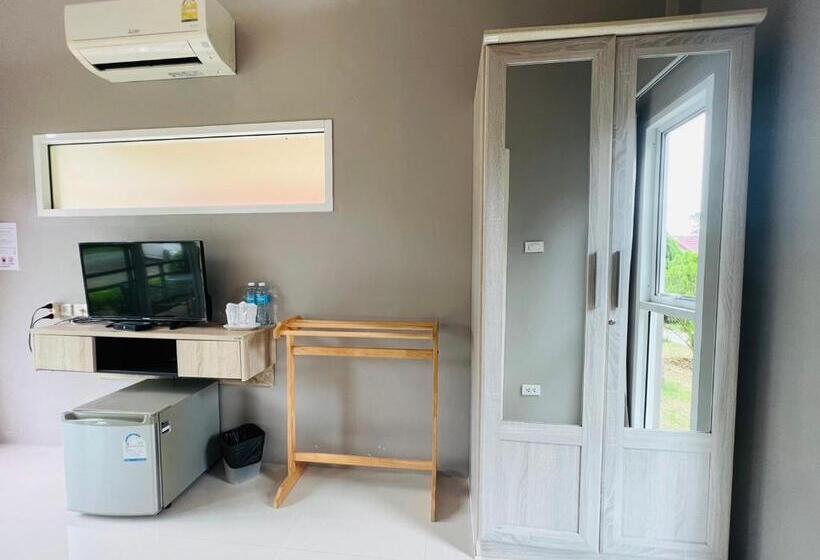 Quarto Estandar com Sacada, Evergreen Koh Chang Resort