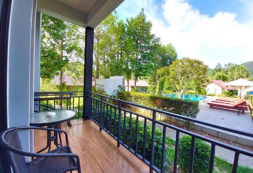 Quarto Estandar Vista Piscina, Evergreen Koh Chang Resort