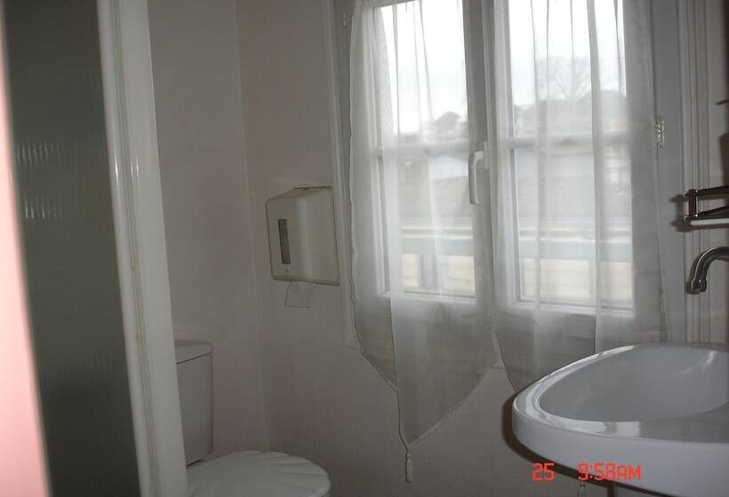 Семейный Номер, Hôtel De La Marmotte