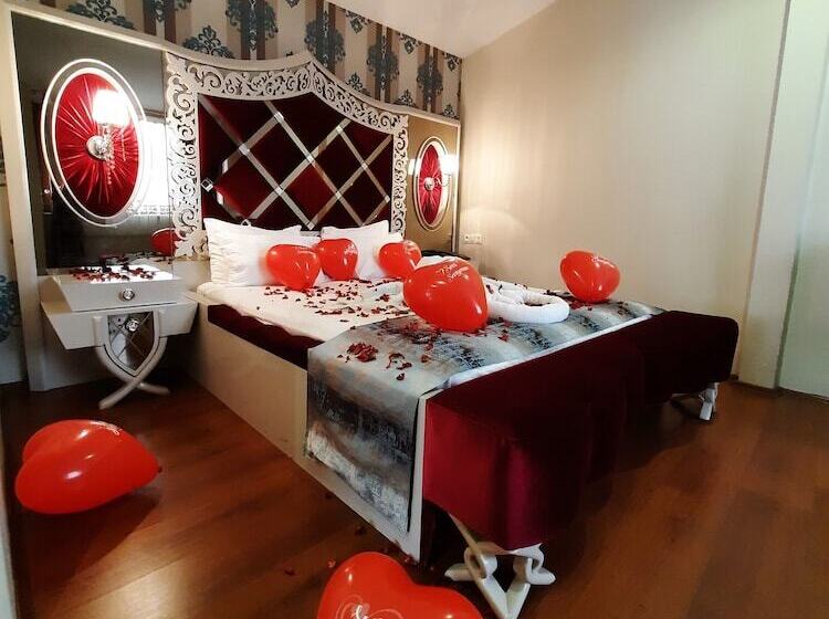 سوئیت با تخت بزرگ, By Historial Hotel Due