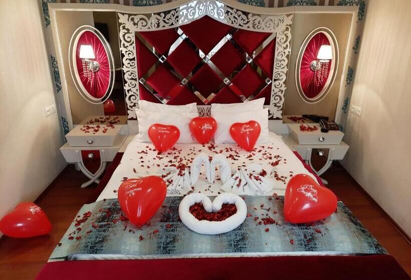 سوئیت با تخت بزرگ, By Historial Hotel Due