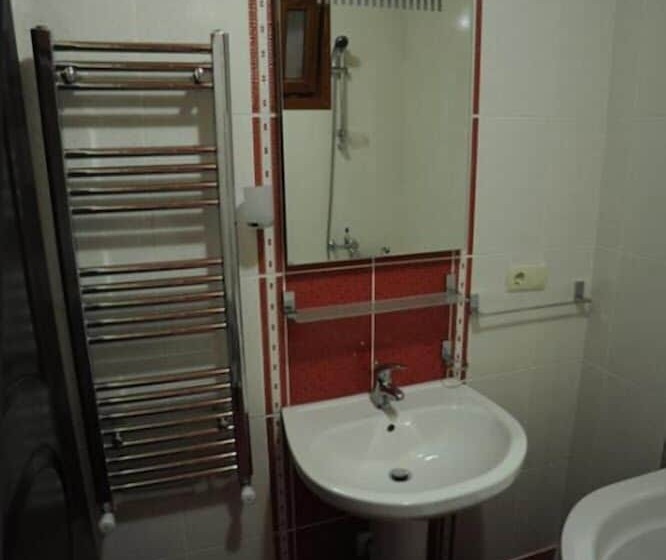 اتاق خانوادگی, Thermal Aydin