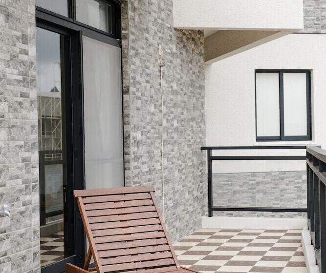 اتاق خانوادگی, Destination Inn