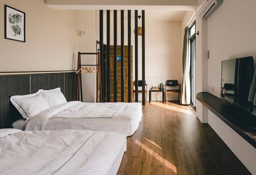 اتاق خانوادگی, Destination Inn