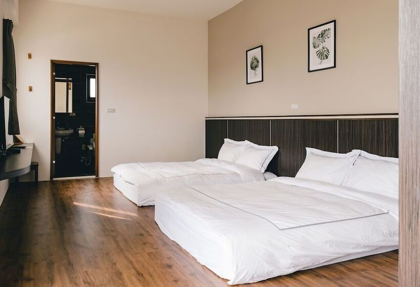 اتاق خانوادگی, Destination Inn