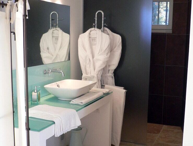 اتاق راحتی با چشمانداز استخر, Les Terrasses Gordes