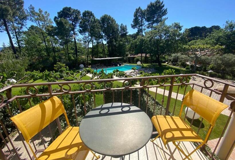 バルコニー付きスーペリアルーム, Les Sables D Ocre & Spa