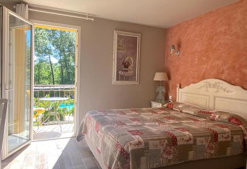 バルコニー付きスーペリアルーム, Les Sables D Ocre & Spa