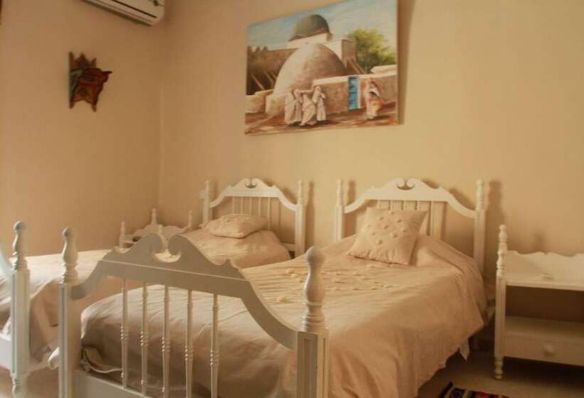 غرفة قياسية, Dar Lola