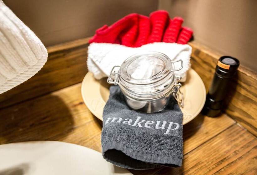 디럭스 스위트, Equinox Inn At Canyon Lake