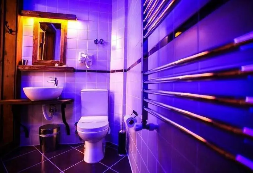 اتاق لوکس سه تخته, Cifte Konak Butik Otel
