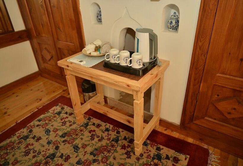 اتاق لوکس سه تخته, Cifte Konak Butik Otel