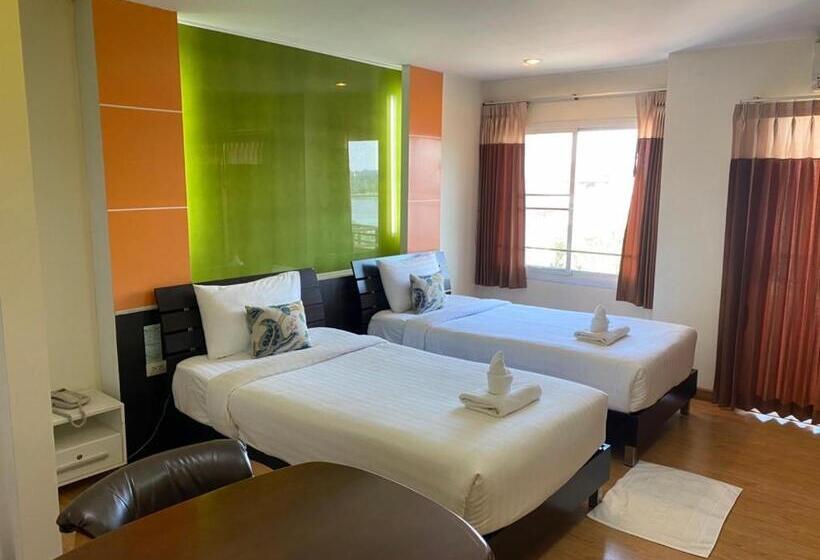 غرفة ديلوكس مطلة على البحيرة, Kwanruen Resort