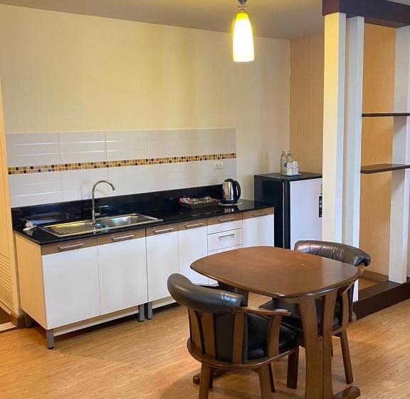 غرفة ديلوكس مطلة على البحيرة, Kwanruen Resort