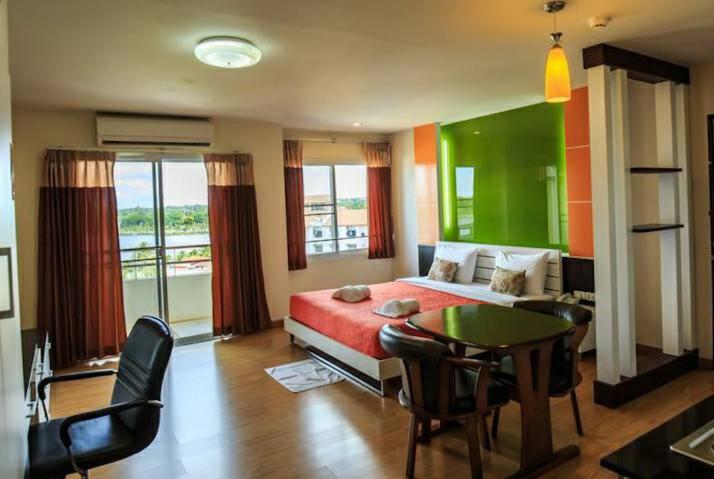 غرفة ديلوكس مطلة على البحيرة, Kwanruen Resort