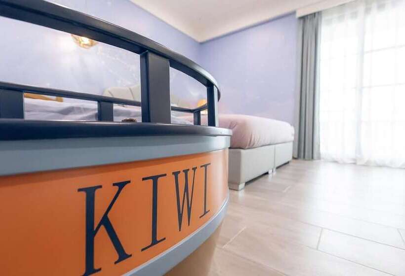 اتاق سوپریور سه تخته, Kiwi Villa