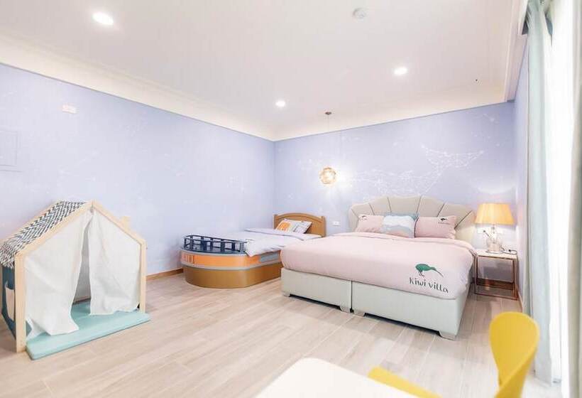 اتاق سوپریور سه تخته, Kiwi Villa