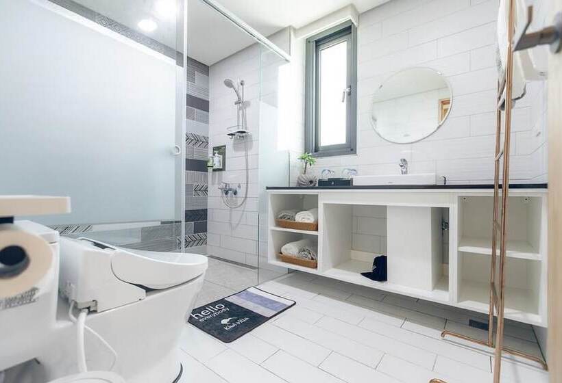 اتاق لوکس چهار تخته, Kiwi Villa