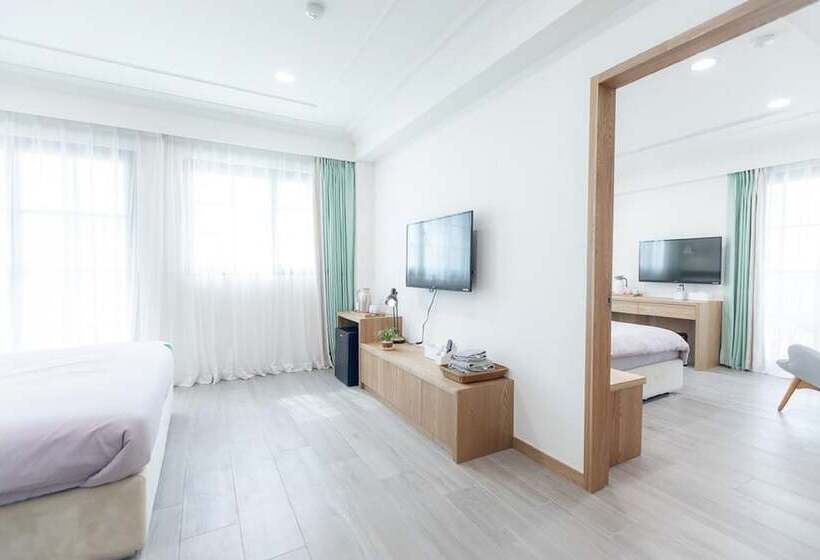 اتاق لوکس چهار تخته, Kiwi Villa