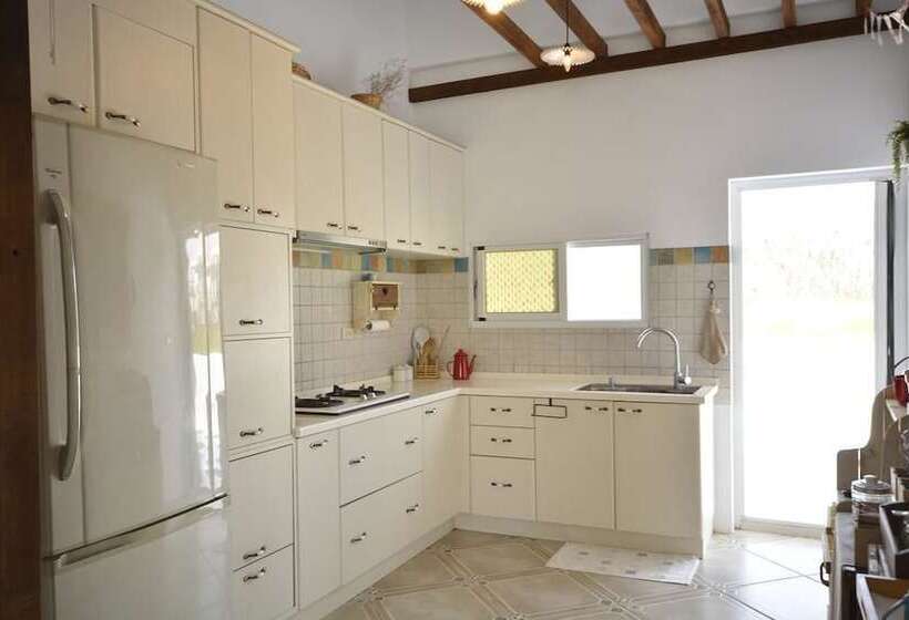 اتاق کلاسیک چهارنفره, Minami Kaze