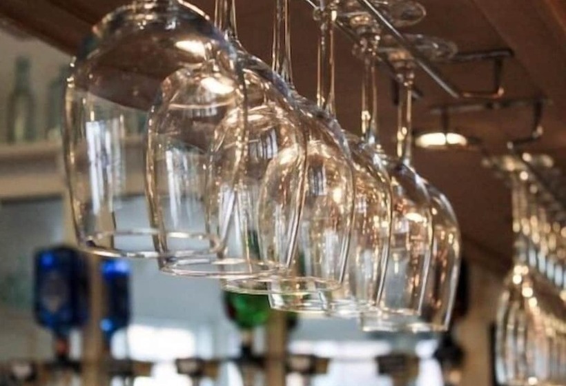 Номер Стандарт, Chapter Two Bar