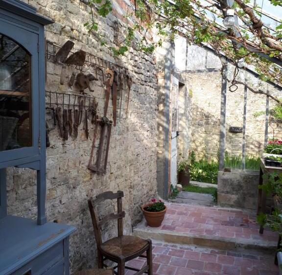 Talo 3 Makuuhuonetta, Les Lilas De Bellefontaine