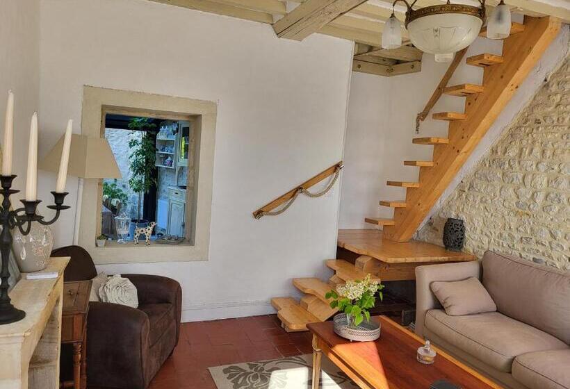 Talo 3 Makuuhuonetta, Les Lilas De Bellefontaine