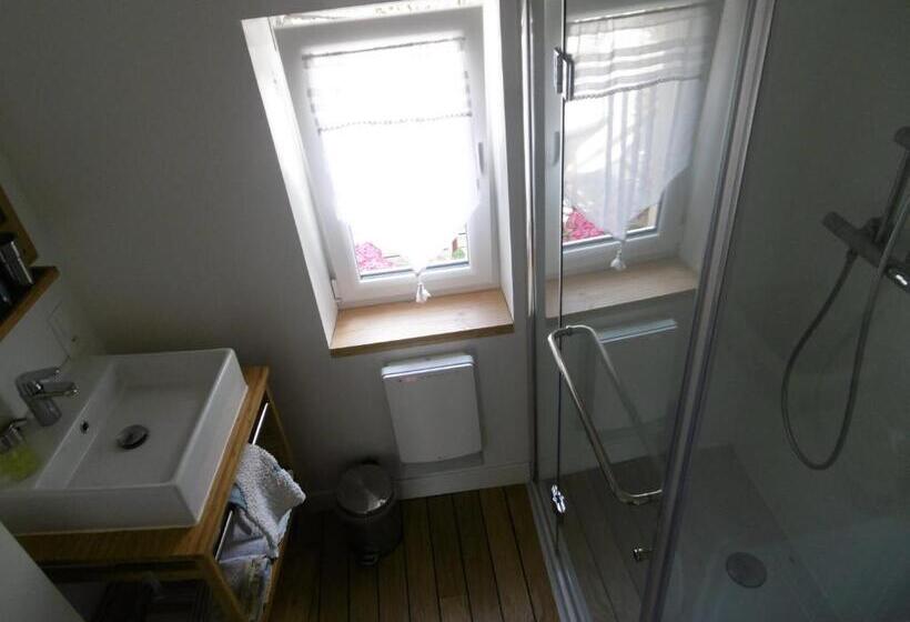 Talo 3 Makuuhuonetta, Les Lilas De Bellefontaine