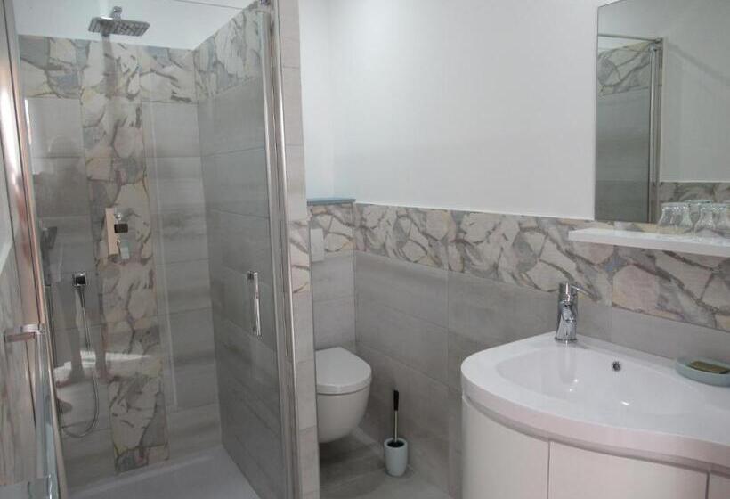 Номер Deluxe, Le Bastidon De Cucuron