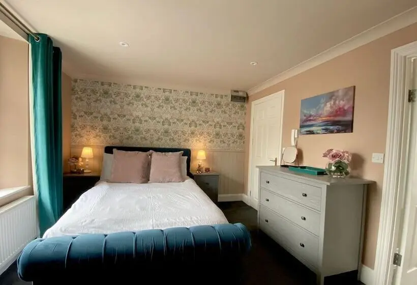 Standard-studio, One Drake Road, Tavistock, Devon