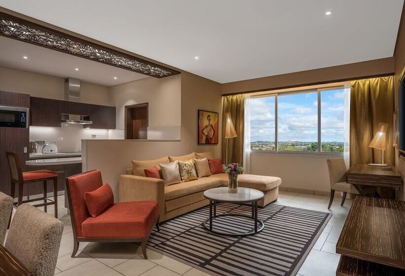 سوییت لوکس, Neelkanth Sarovar Premiere