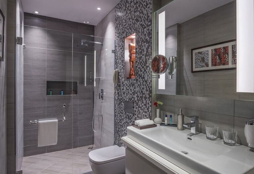 سوییت اجرایی, Neelkanth Sarovar Premiere