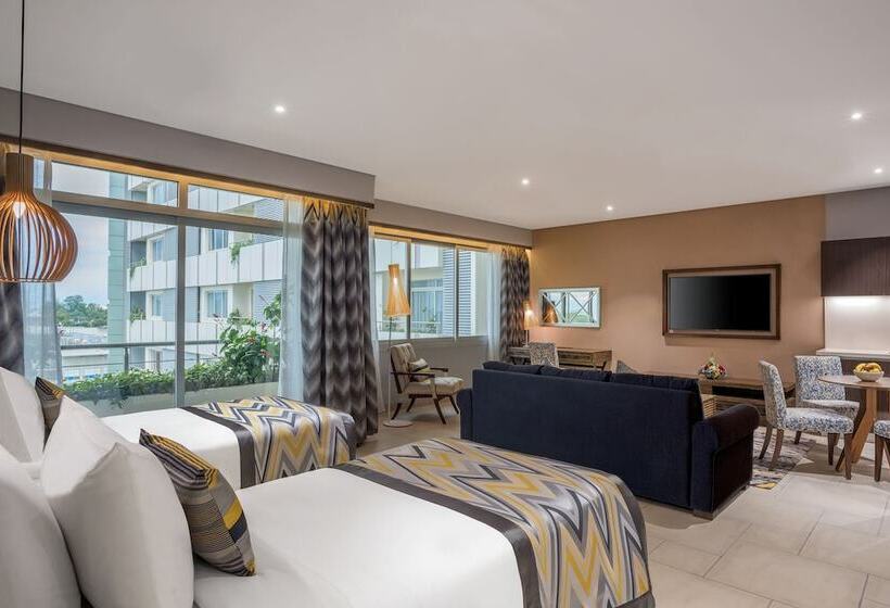 سوییت اجرایی, Neelkanth Sarovar Premiere