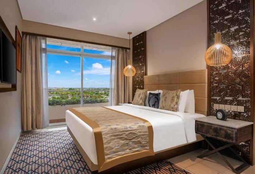 سوییت لوکس, Neelkanth Sarovar Premiere