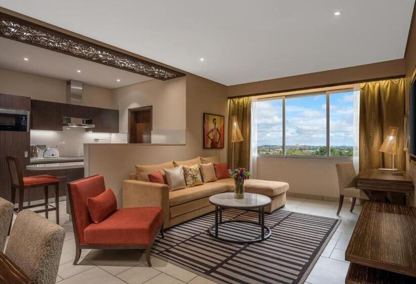 سوییت لوکس, Neelkanth Sarovar Premiere