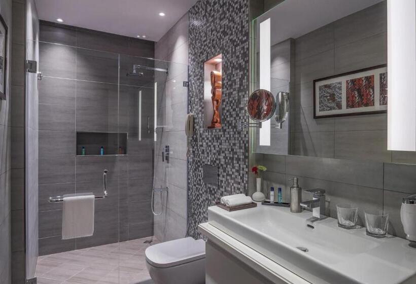 سوییت اجرایی, Neelkanth Sarovar Premiere