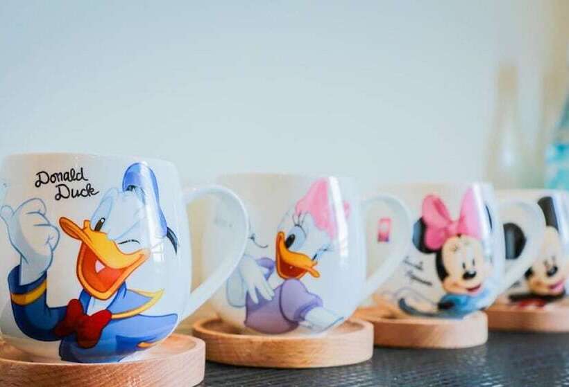 سوییت خانوادگی, Party Of The Ocean B&b