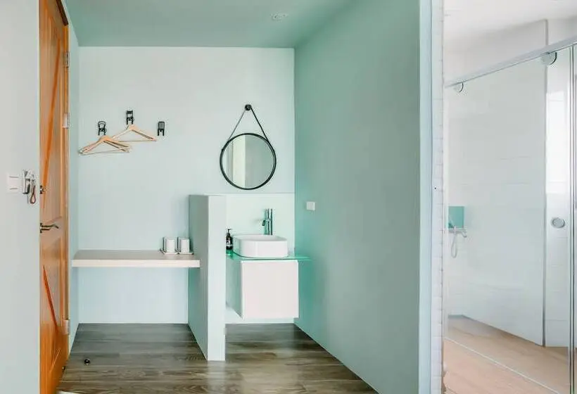 اتاق استاندارد چهار تخته با چشمانداز دریا, Party Of The Ocean B&b
