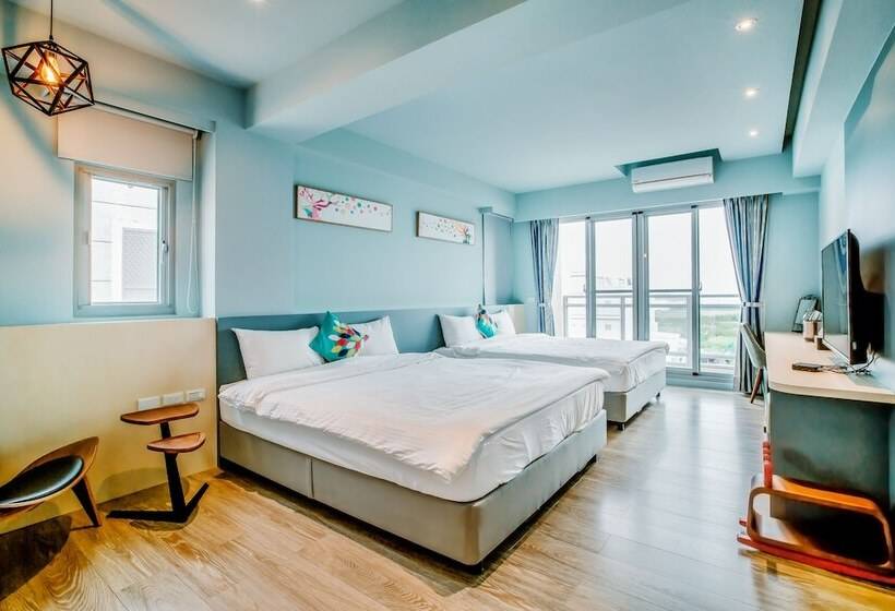 اتاق استاندارد چهار تخته با چشم‌انداز دریا, Party Of The Ocean B&b