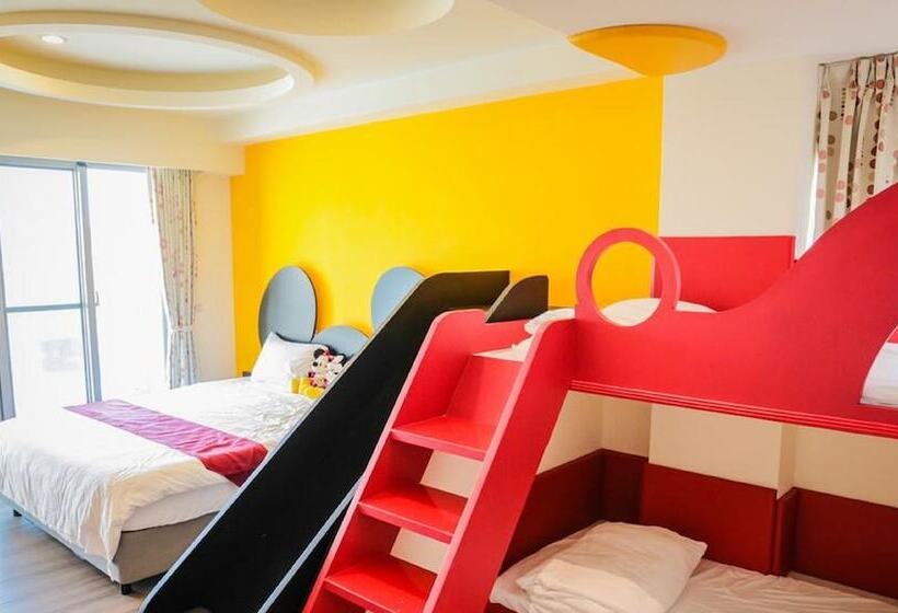 سوییت خانوادگی, Party Of The Ocean B&b